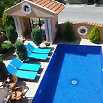 Palace Villa